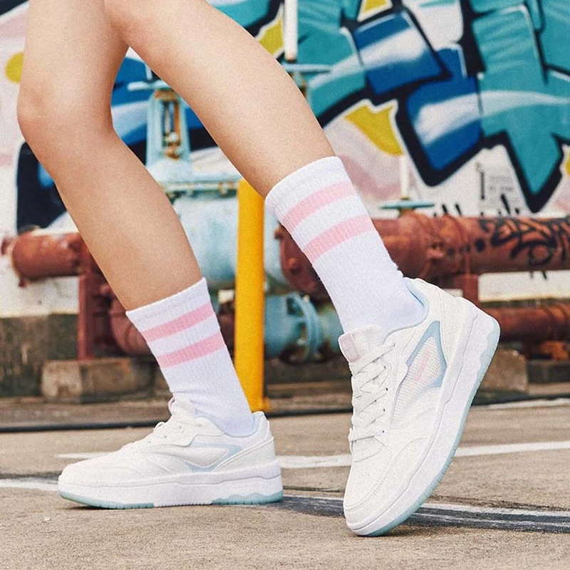 【甜甜圈V3】中国乔丹质燥2025年秋季女子百搭板鞋休闲鞋KM22240523