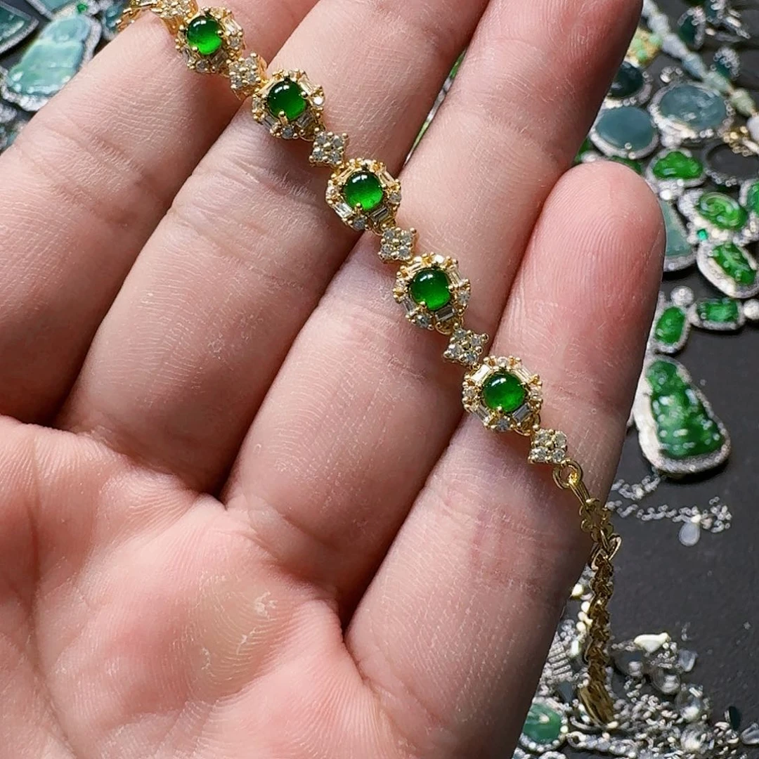 翡翠颈饰未镶嵌天然A货翡翠放漏