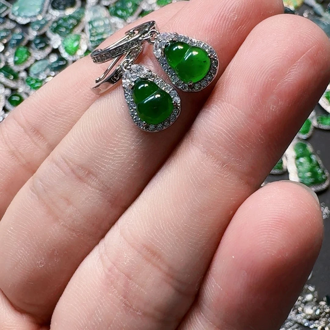 翡翠颈饰未镶嵌天然A货翡翠放漏