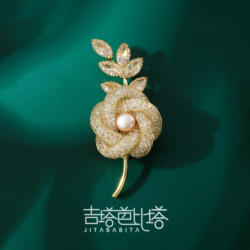 铜合金合成锆石胸针 金色高档金丝镂空小香风轻奢胸针   XX-272