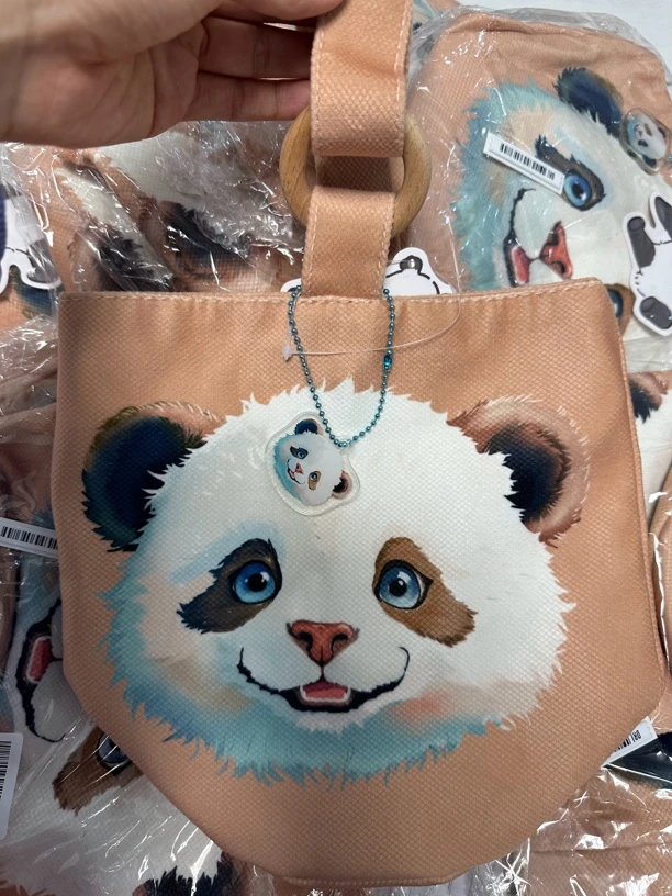 萌崽熊猫图案手提包