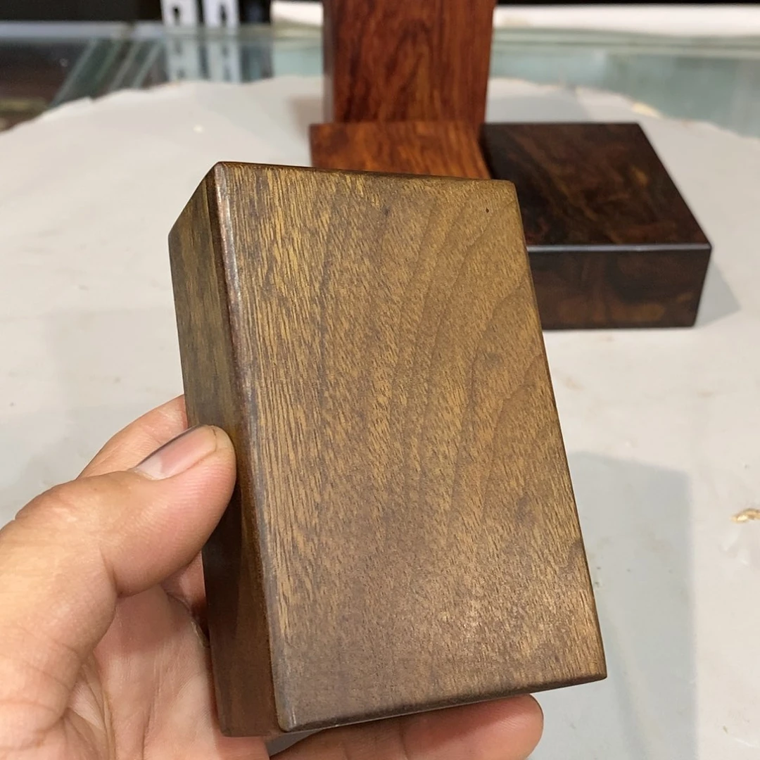 金丝楠阴沉料烟盒