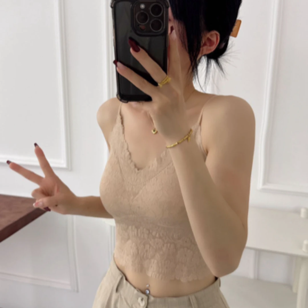 新款夏季无痕吊带带胸垫女内搭冰丝外穿一体杯蕾丝美背吊带小背心