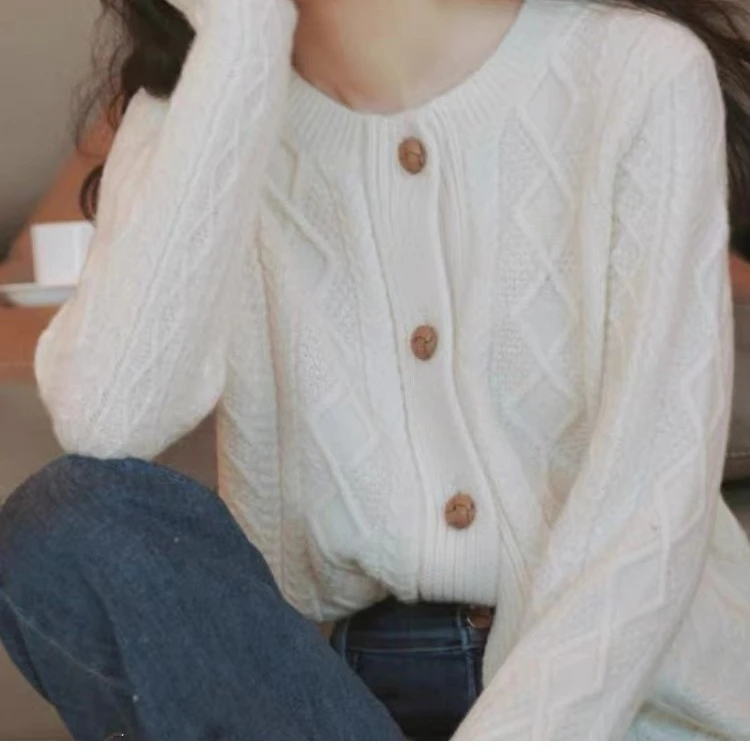 涵玖玥【100羊毛】绞花包扣洋气减龄圆领上衣百搭外套上衣07-5011