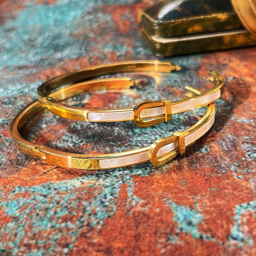 铜合金手镯 气质轻奢时尚百搭简约个性白贝手镯欧美经典素款