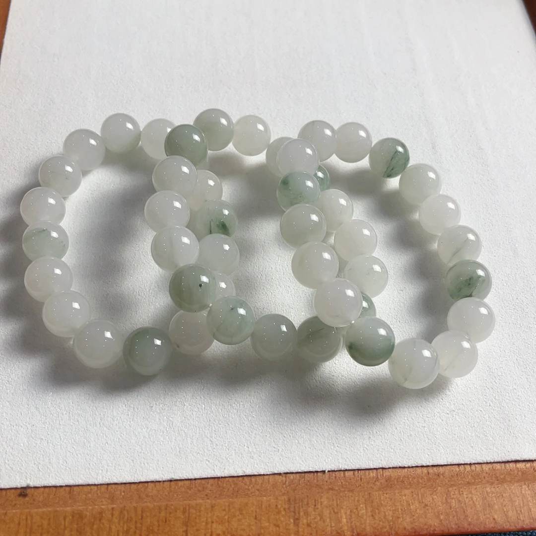 天山翠冰飘花卡12单圈圆珠手串【拍一发一多样性发货】