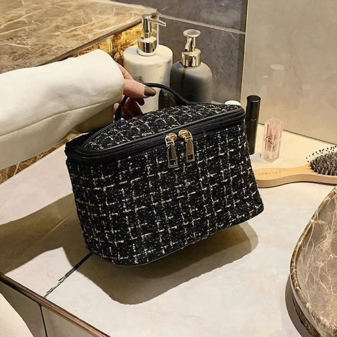 全新未使用  婉婉/化妆包/编织/黑色/经典简约