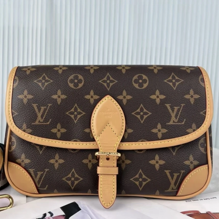 99新 LouisVuitton/路易威登 安琳/法棍现代款公价19000