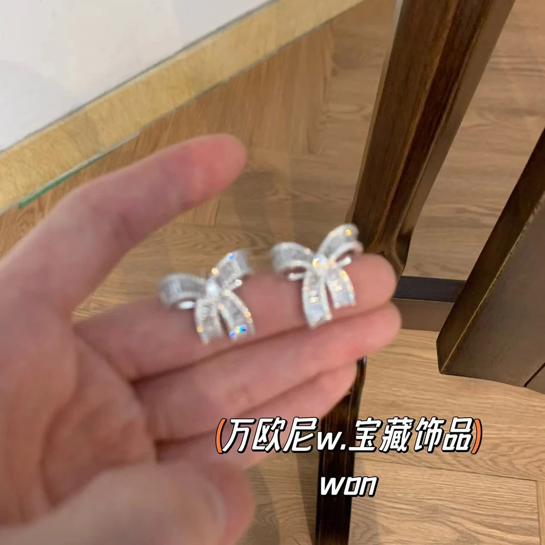 925银合成锆石耳饰 CHANGE x 蝴蝶  耳饰百搭轻奢 E054