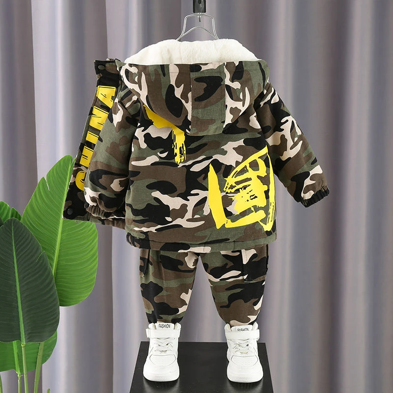 男童迷彩加绒套装秋冬装洋气2024冬季儿童加厚衣服帅气男孩潮外套