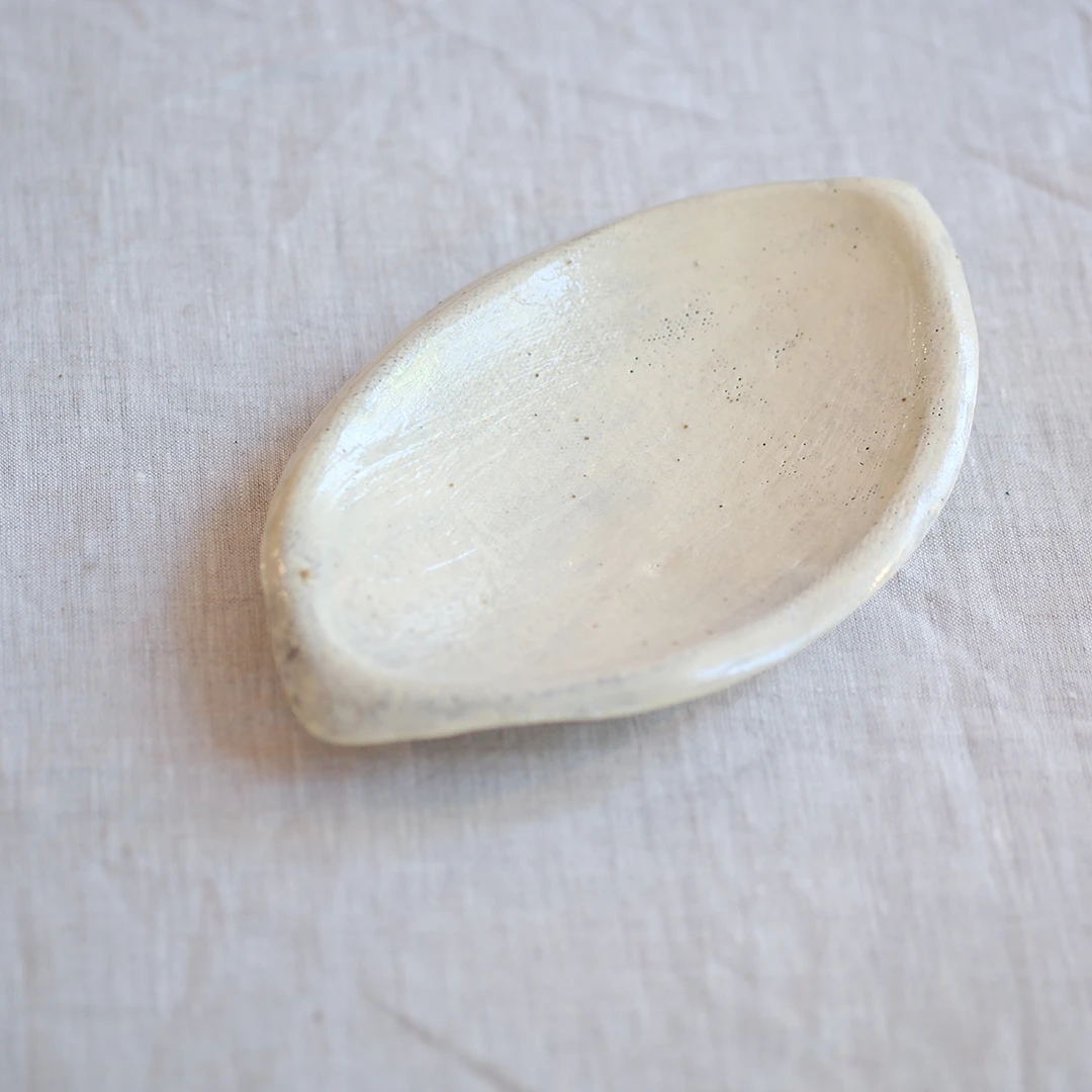 小喜宅 粉引叶子盘（微瑕）