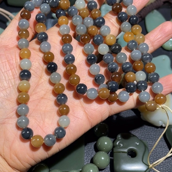 和田玉颈饰未镶嵌三*妈