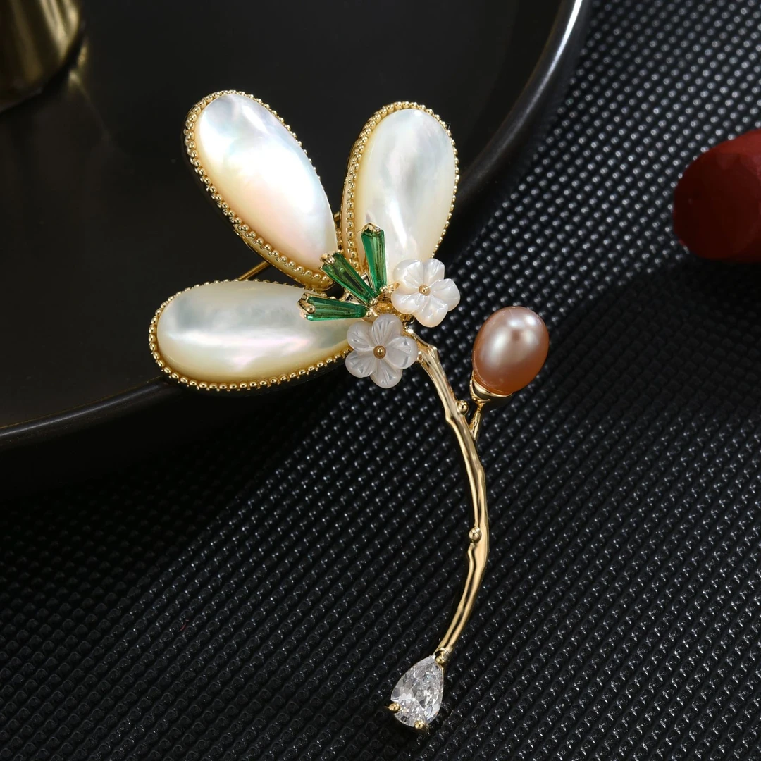 【米拉推荐】ML046-贝母丁香花领针