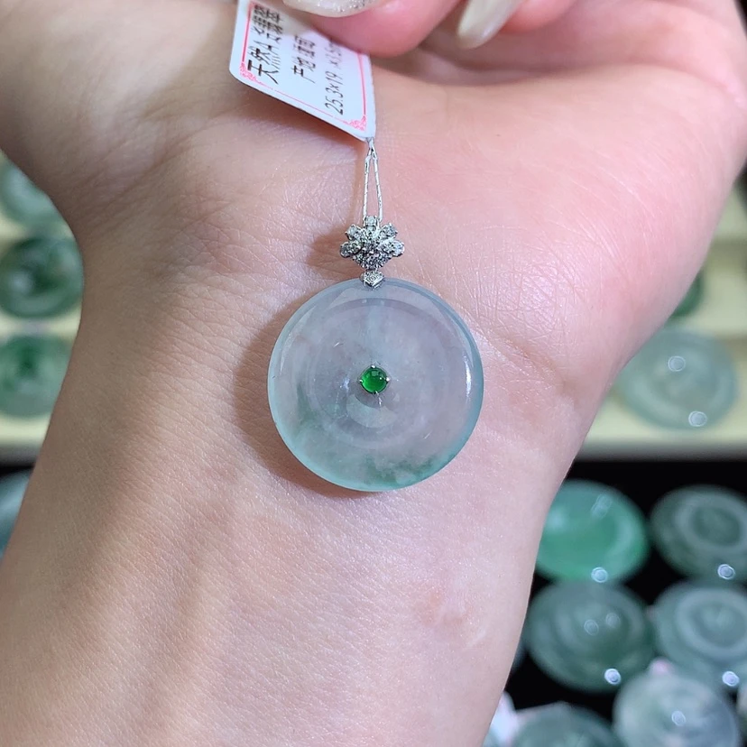 【闪购商品】翡翠吊坠(不含链)未镶嵌Q*X