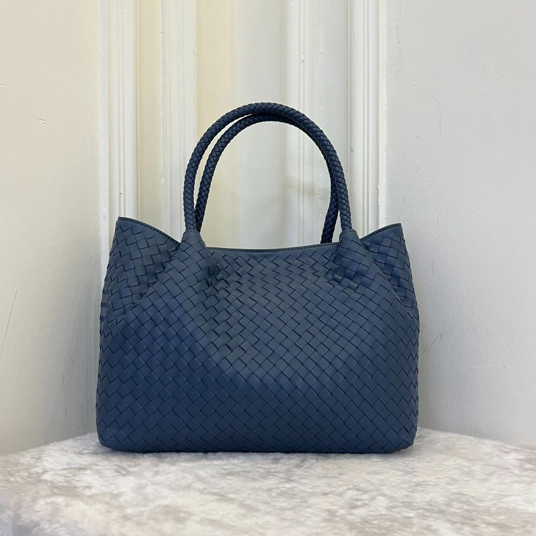 时尚轻奢32R68蓝色经典手提斜挎女包