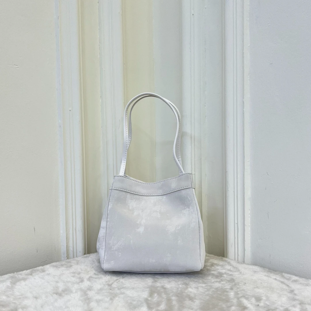 时尚轻奢35V04白色经典手提单肩女包