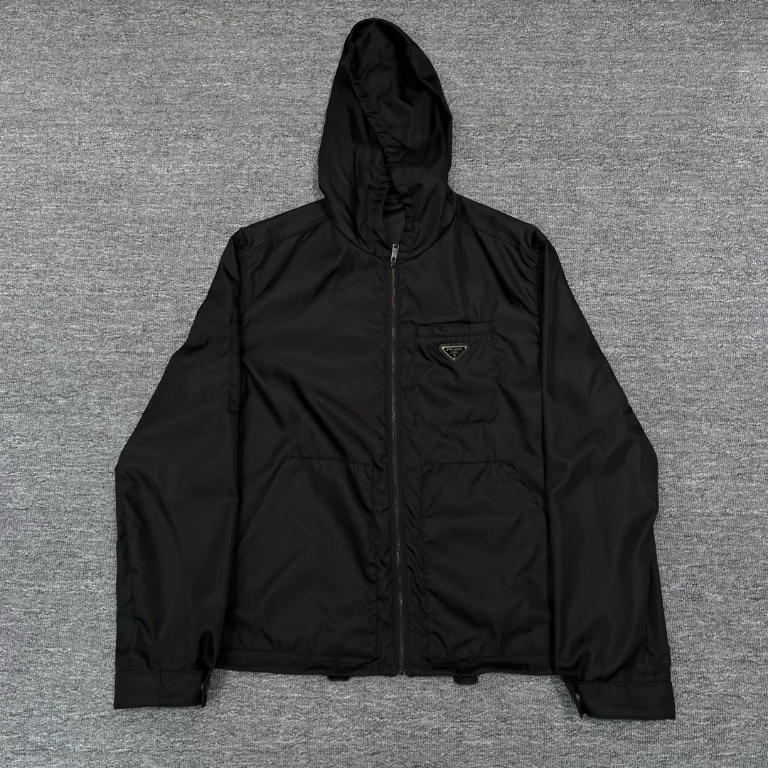 Prada/普拉达/再生尼龙冲锋衣/48码/准新