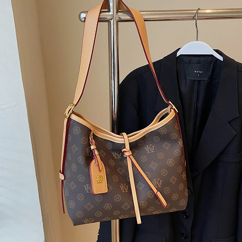 高级感大容量包包女新款时尚潮流百搭通勤托特包小众单肩斜挎包女