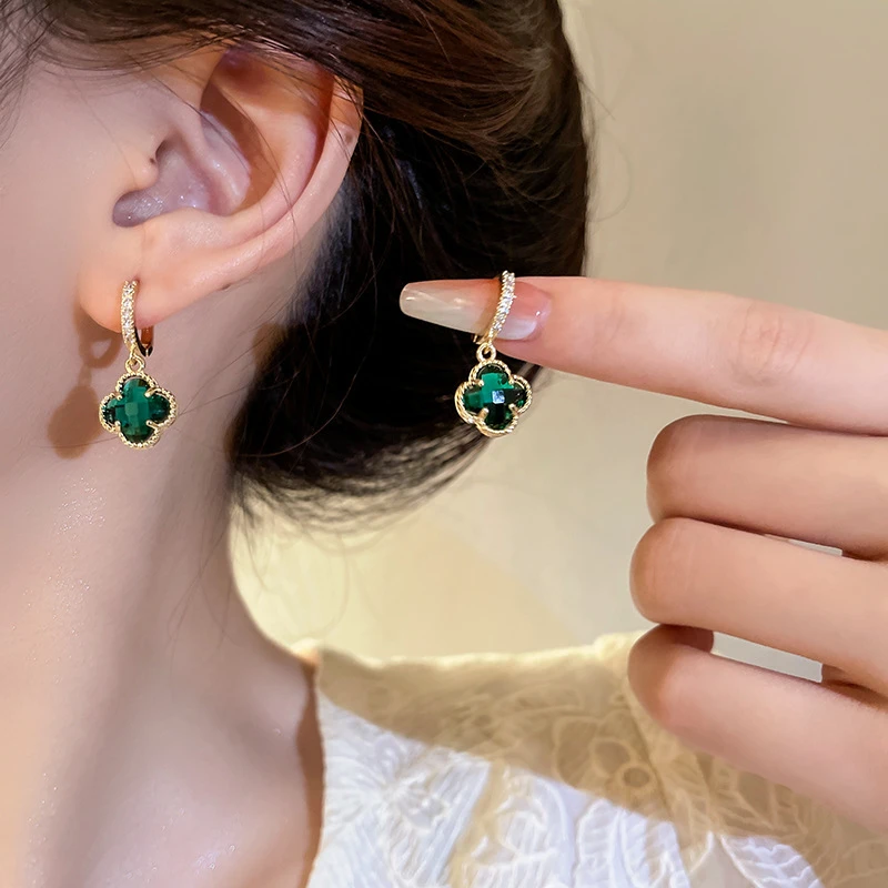 铜合金耳饰 新款时尚绿色四叶草耳环小众设计感精致小香风HH9592