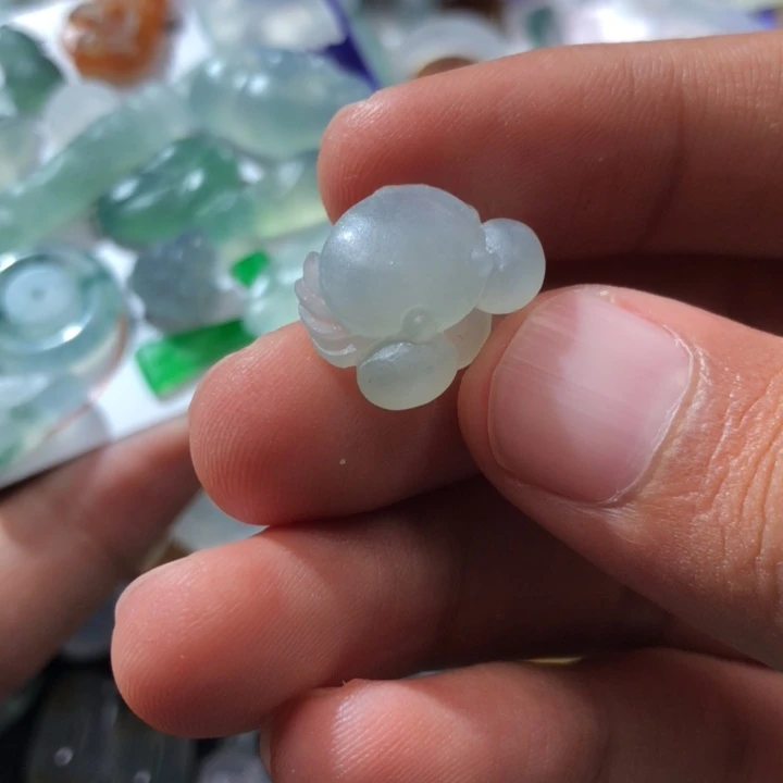 定制翡翠未镶嵌挂件
