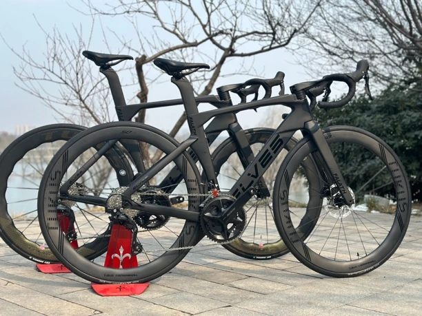 精灵法拉斯EVO黑武士全碳气动公路自行车