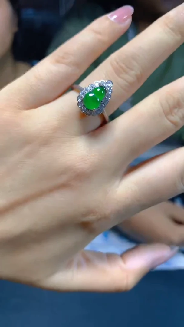 【闪购商品】翡翠吊坠(赠链)未镶嵌0178903957