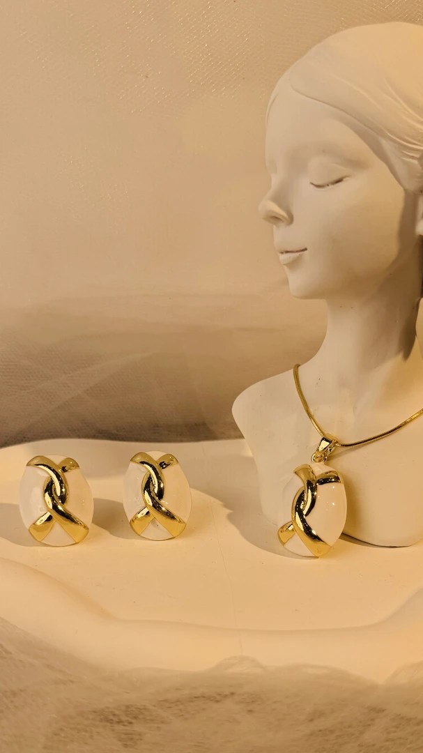 合金项链 菲纳孜合金珐琅项链耳环两件套 时尚百搭轻奢气质金色