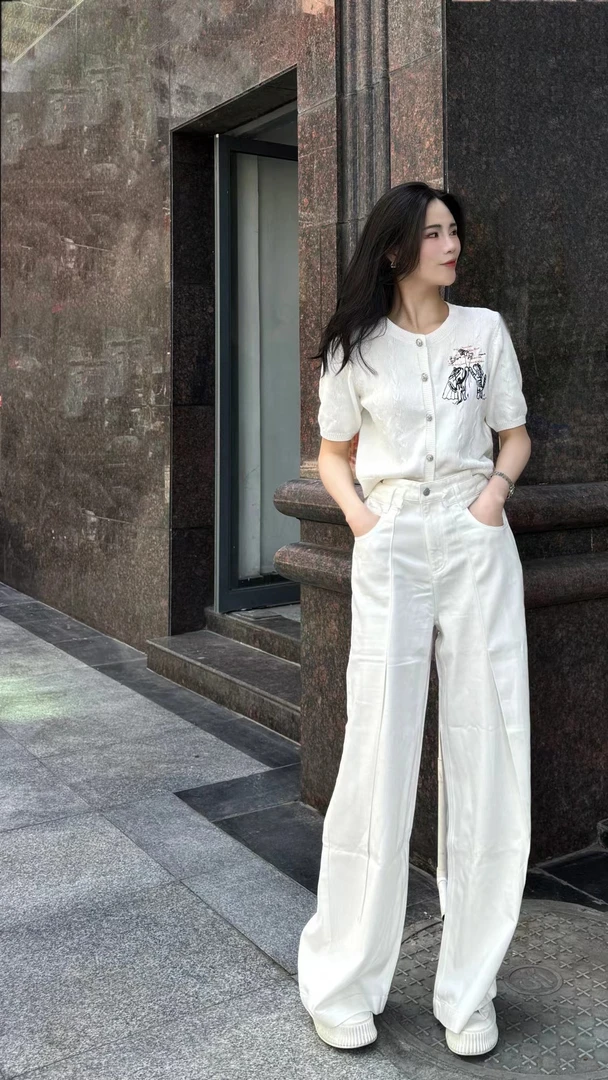 易缔媤白色牛仔长裤