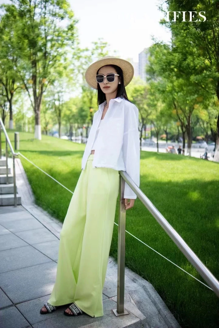 易缔媤白色外穿衬衣