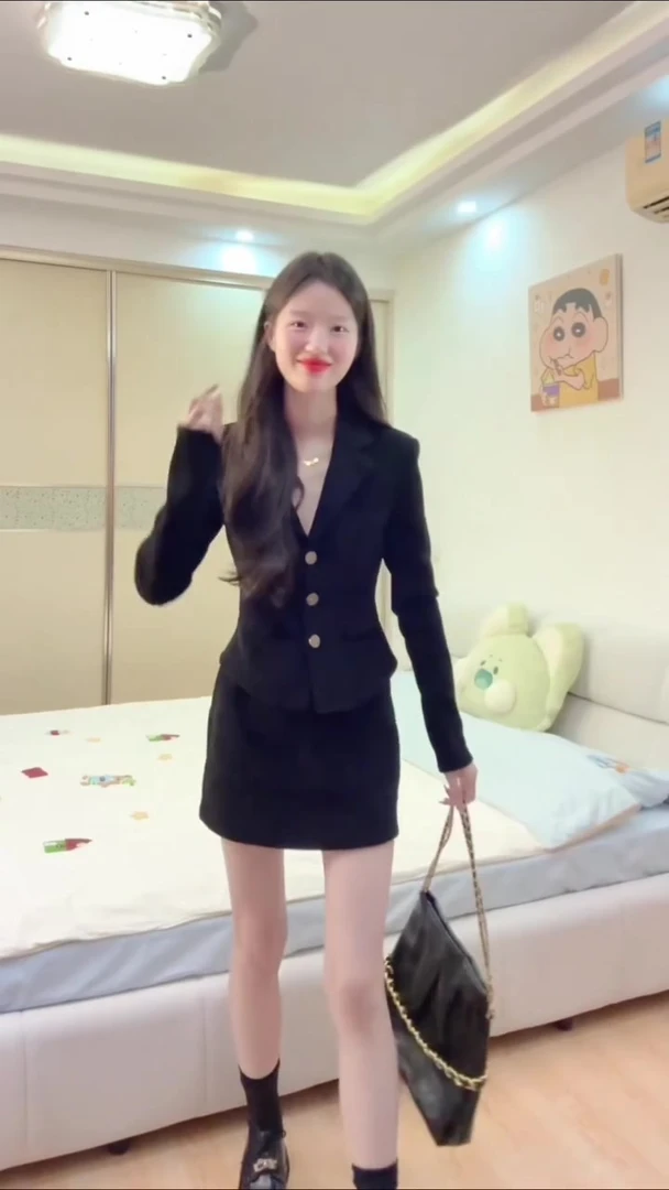 时尚穿搭女士秋季新款高级感长袖小众显瘦外套百搭裙子短款半身裙