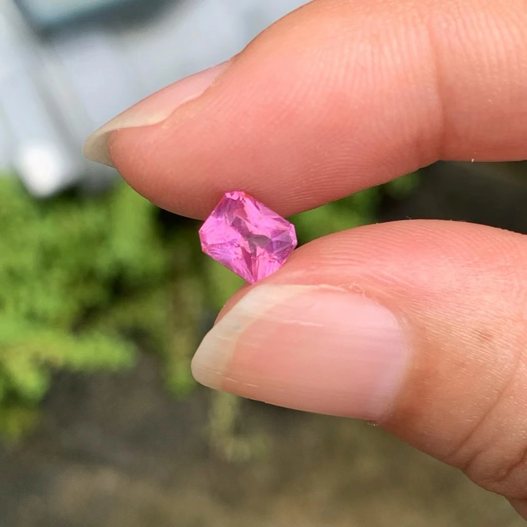 1.02ct 天然无烧马亨盖尖晶石裸石
