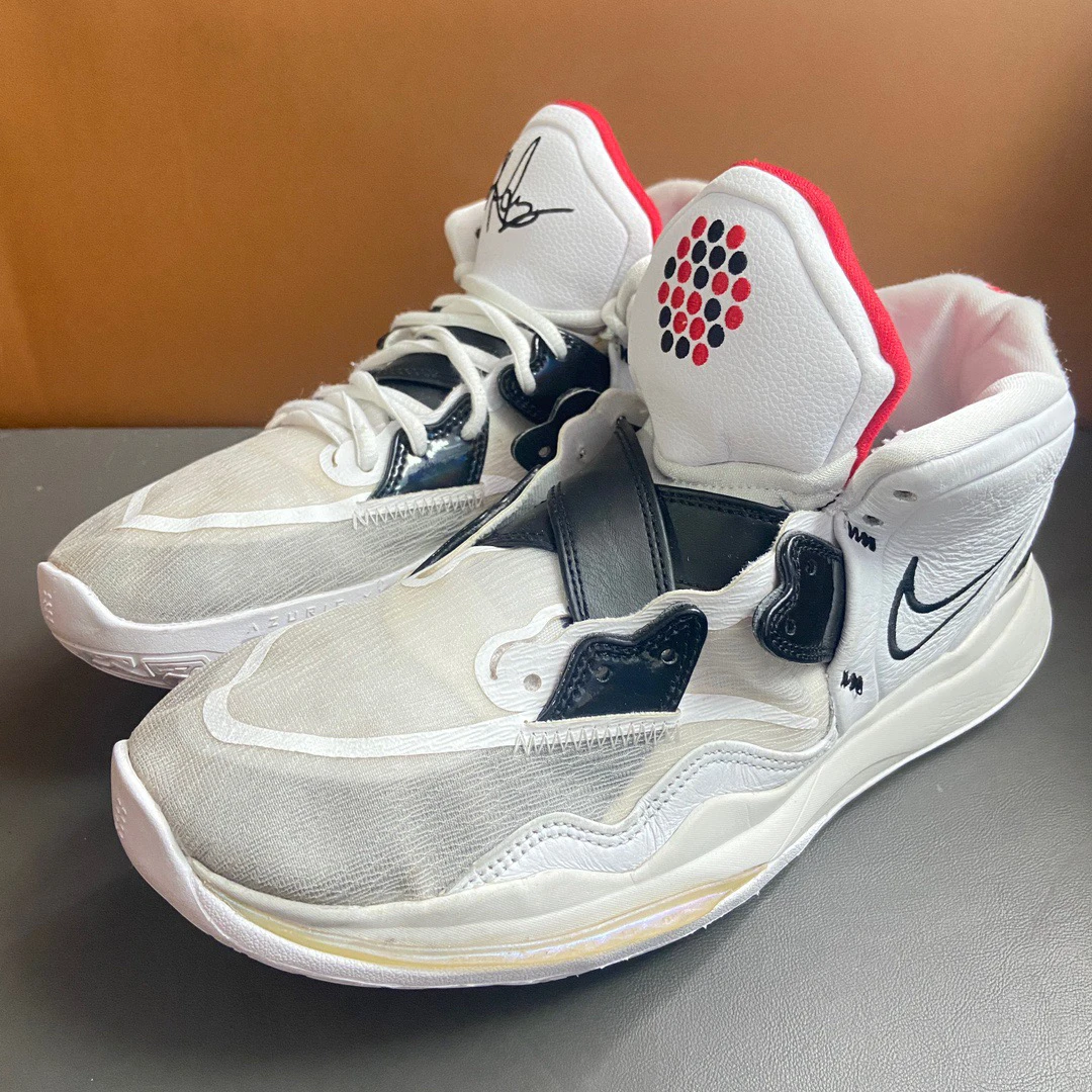 43码 篮球鞋 欧文8黑白 无原盒 专业换地 95新