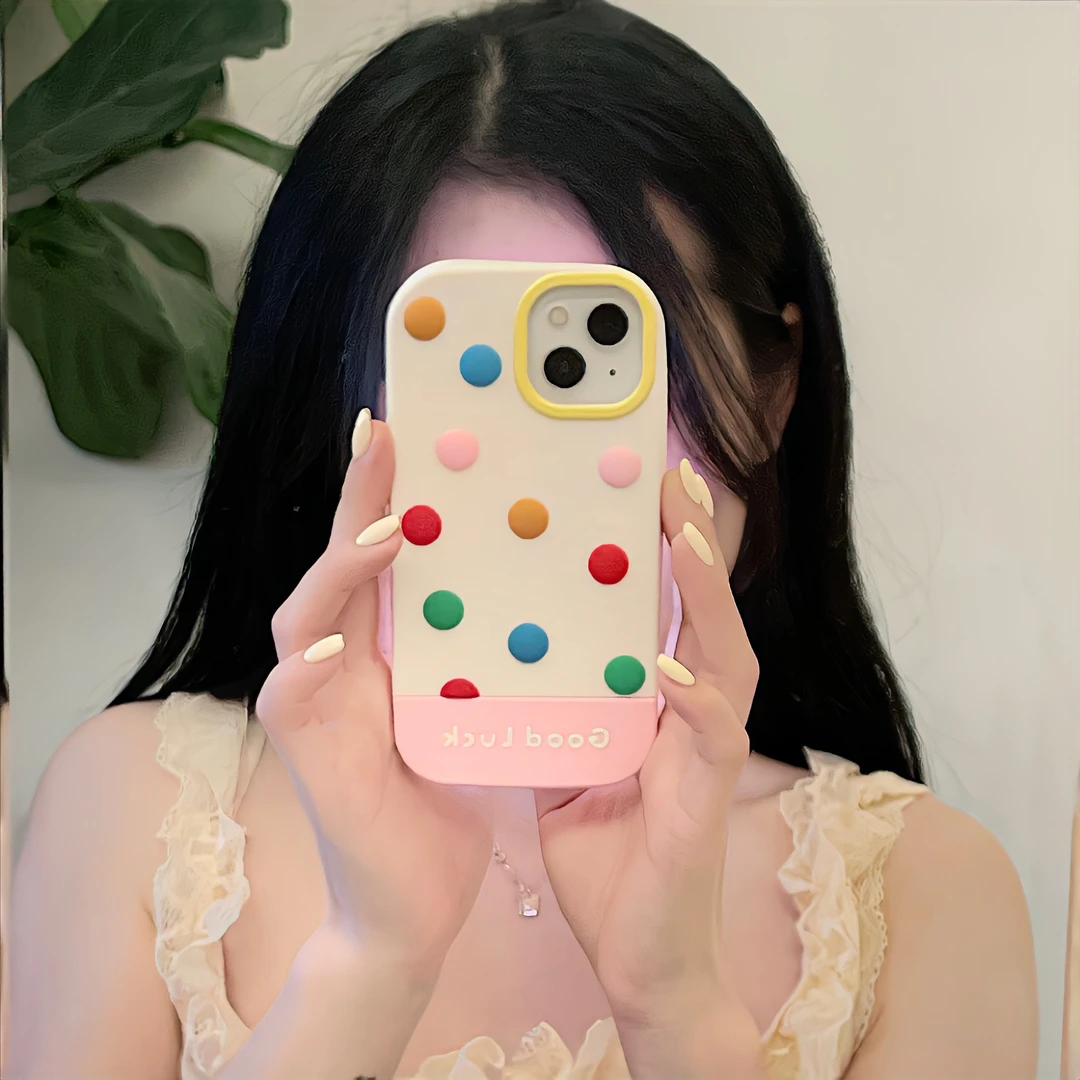 (苹果)彩色波点M豆卡通适用iPhone16女款创意防摔立体硅胶手机壳