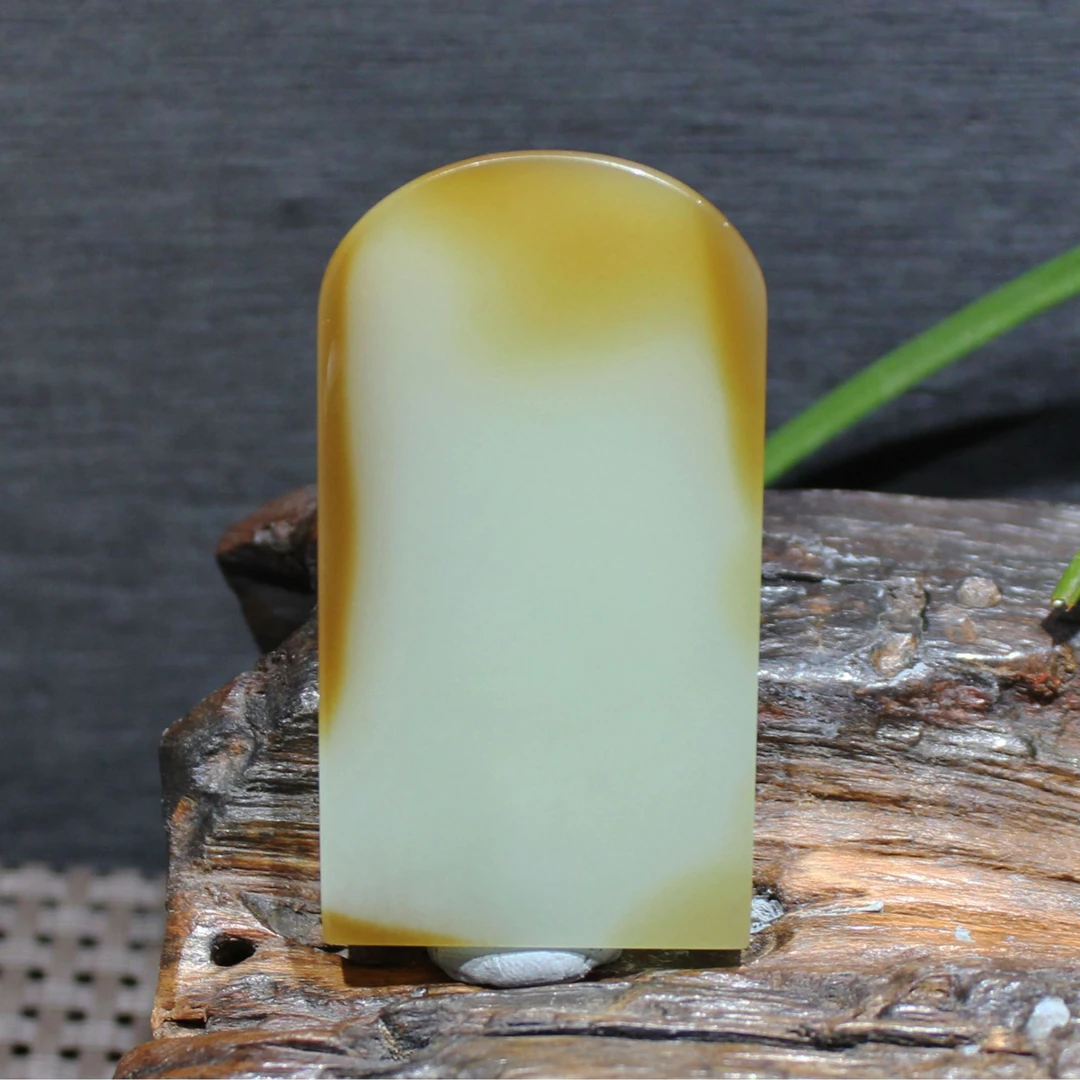 新疆和田玉且末料平安无事牌挂件 肉质非常细 51.4克 糖白玉吊坠