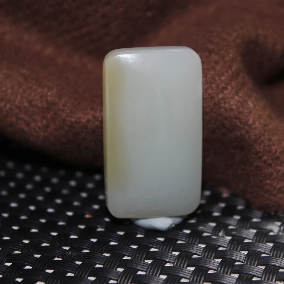 新疆和田玉且末料平安牌挂件 14.8克