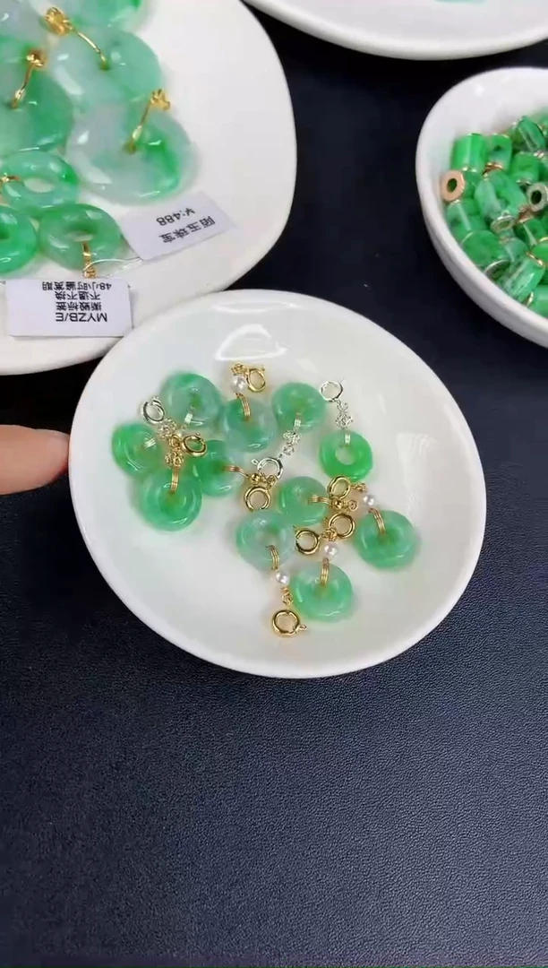 【闪购商品】翡翠颈饰未镶嵌小提溜吊坠/多样性发货/一件