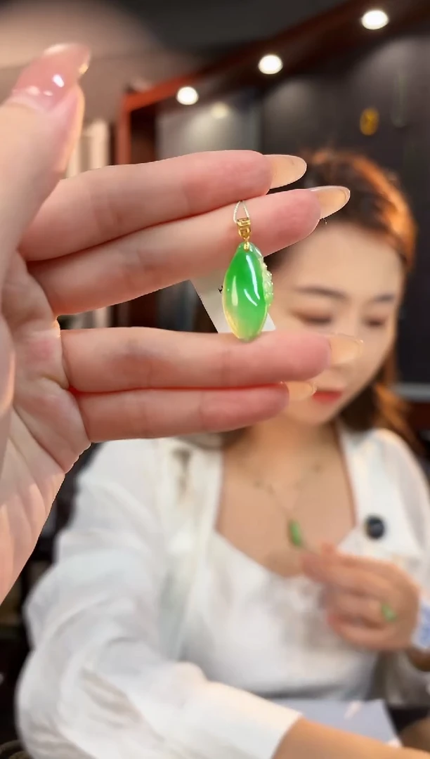 【闪购商品】翡翠吊坠(不含链)18K金镶嵌缅料A货/支持复检/一件