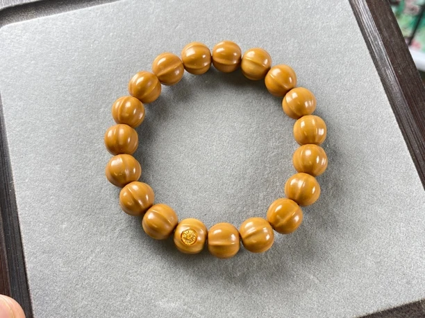 77号带标四花鲨鱼方块13mm龙岩料全品