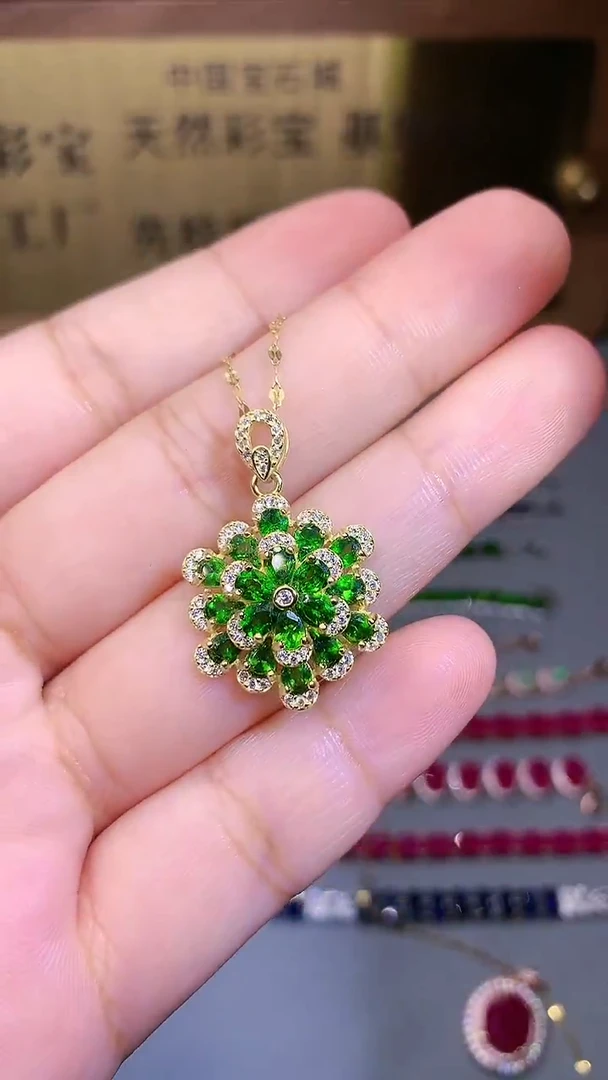 【闪购商品】透辉石吊坠银S925镶嵌.