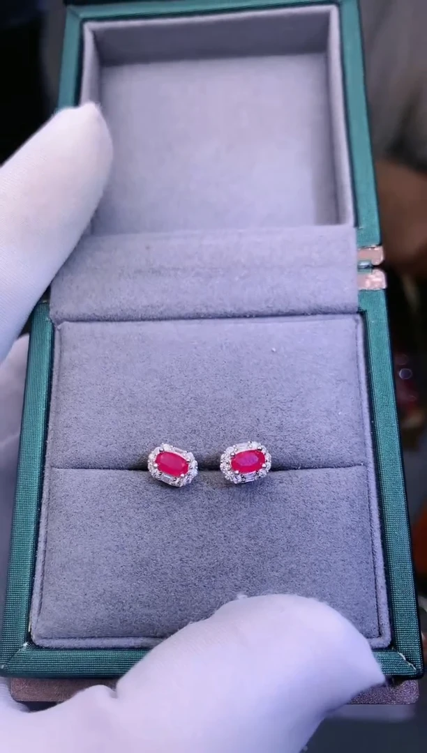 【闪购商品】红宝石耳饰银S925镶嵌.