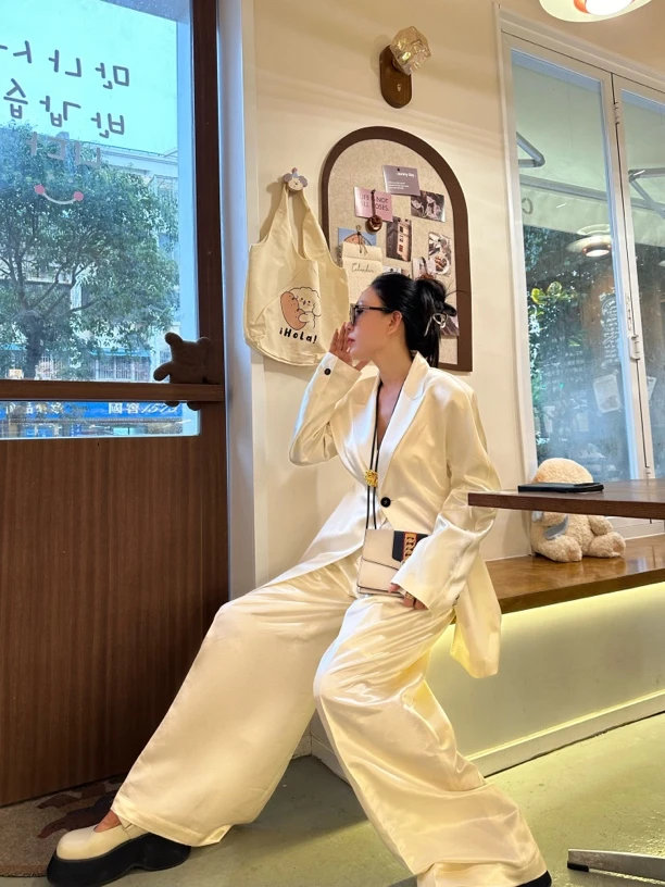 Elvis cheung丝毛缎珠光白玉阔腿长裤