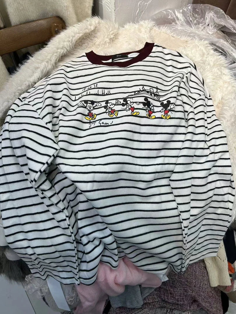 谢欧奈新款 领口拼色米奇条纹长袖宽松打底T恤