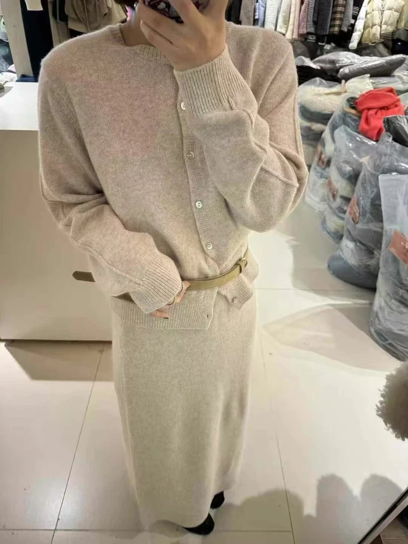 DM新款 很气质很美的毛衣套装