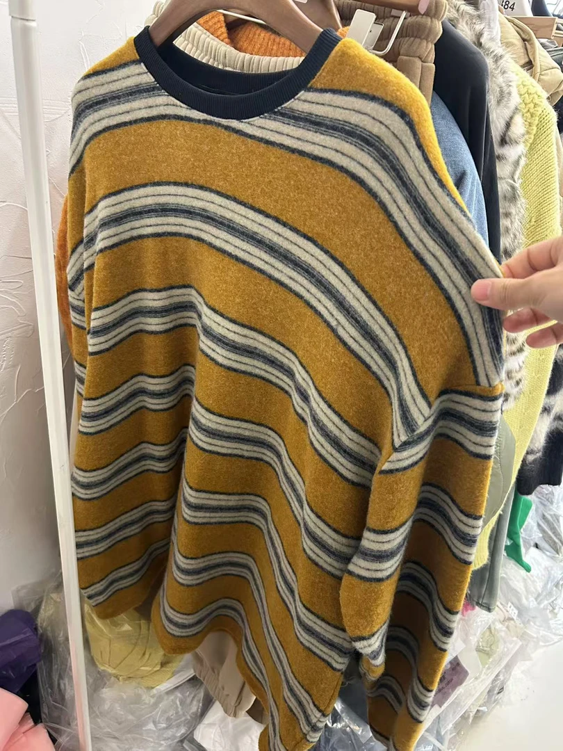 谢欧奈新款 拼色条纹绒面感觉的加厚长袖打底T恤