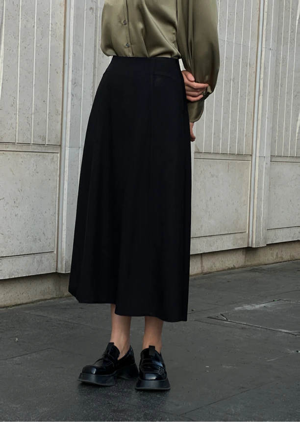 PUER黑色醋酸麻结感弧形腰A字裙