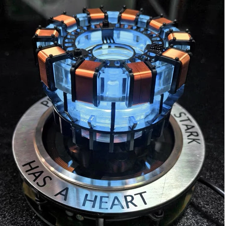 磁悬浮钢铁侠反应堆心脏桌面摆件儿童节