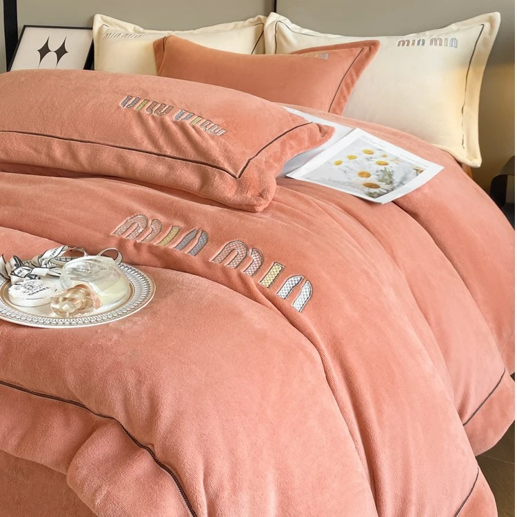 【沐梵家居】爆款补贴！高克重纯色牛奶绒刺绣款床品 —糖果缪斯