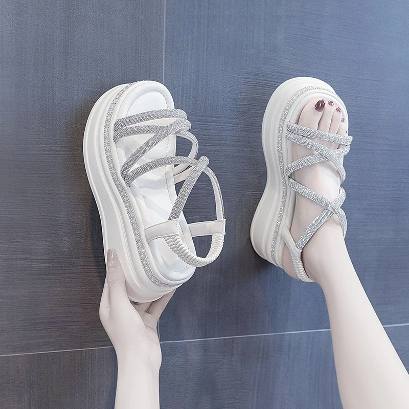 2025夏季新款厚底增高仙女风外穿时尚水钻百搭松糕坡跟罗马凉鞋女