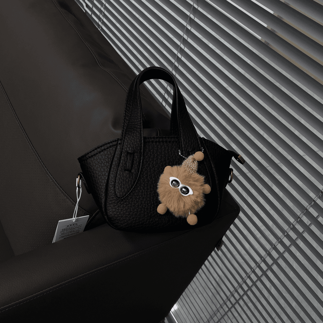 【带礼盒】2024新款定制时尚百搭单肩包INS网红斜挎包A71（挂件随机）