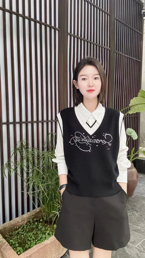 V领学院风毛织背心